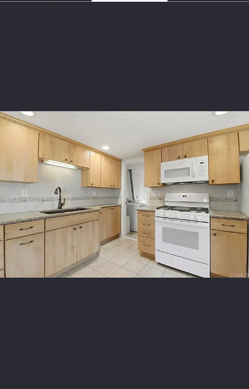 5566 Streamview Drive - Photo 5 of 17