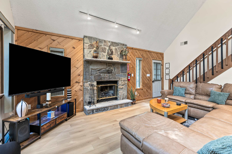 2174 Lakeview Drive East - Photo 7 of 20