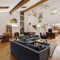 featured image of 640 Northbrook Drive