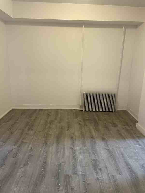 0 Victory Blvd #1FL - Photo 6 of 9