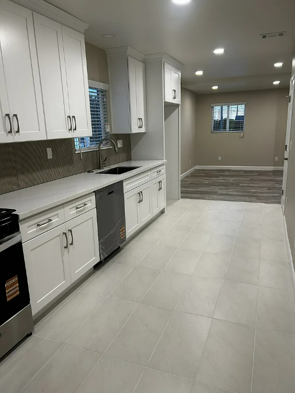 223 West Gleason Street - Photo 4 of 13