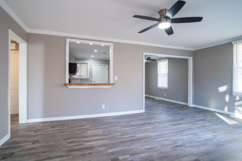 2912 Glenwood Avenue Southeast - Photo 2 of 15