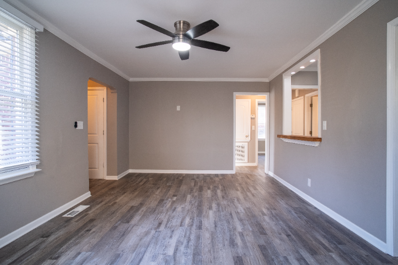 2912 Glenwood Avenue Southeast - Photo 4 of 15