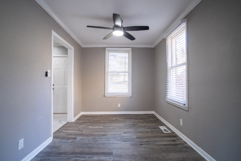 2912 Glenwood Avenue Southeast - Photo 5 of 15