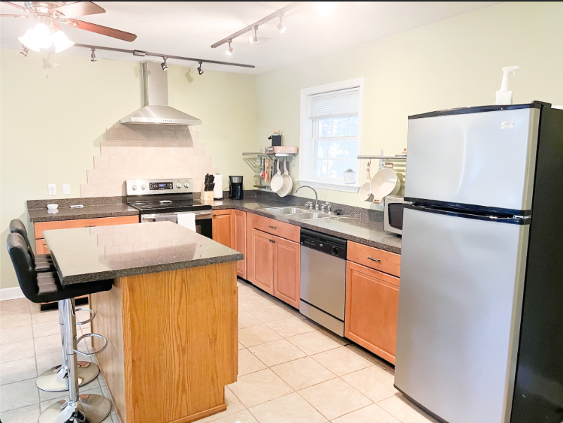 1152 Bradford Avenue #A - Photo 6 of 8