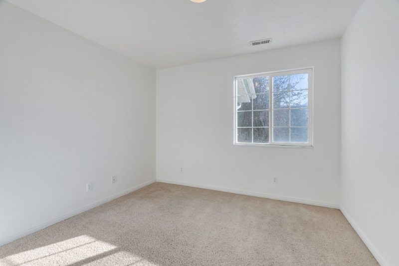 1319 South Orem Boulevard - Photo 3 of 11