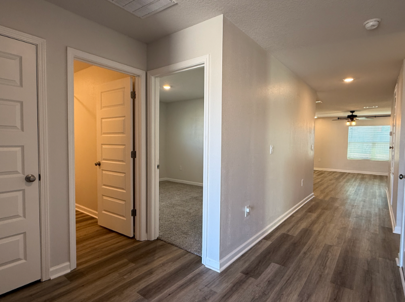 437 Scarborough Street - Photo 4 of 20