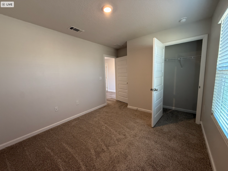 437 Scarborough Street - Photo 6 of 20