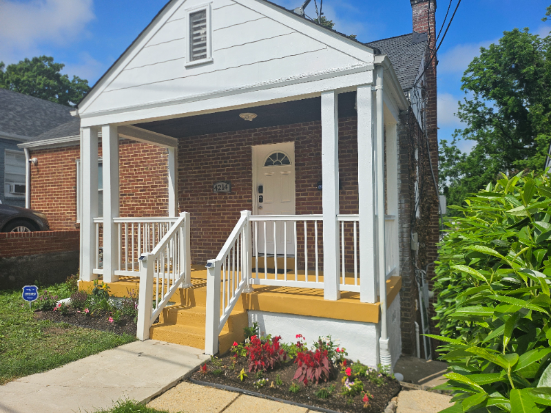 4214 Vine Street - Photo 3 of 5