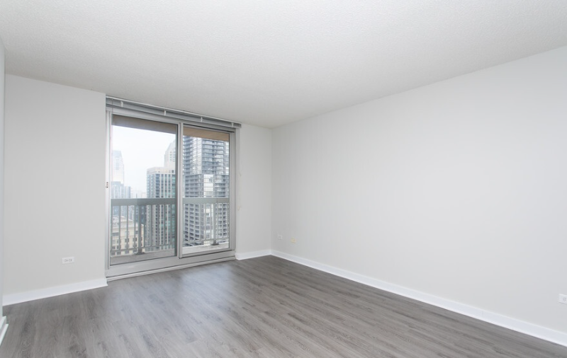 538 North State Street - Photo 5 of 19