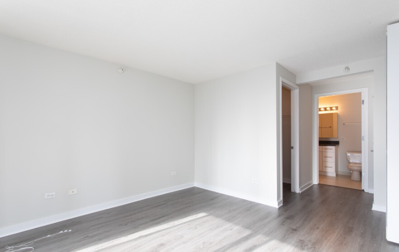 538 North State Street - Photo 7 of 19