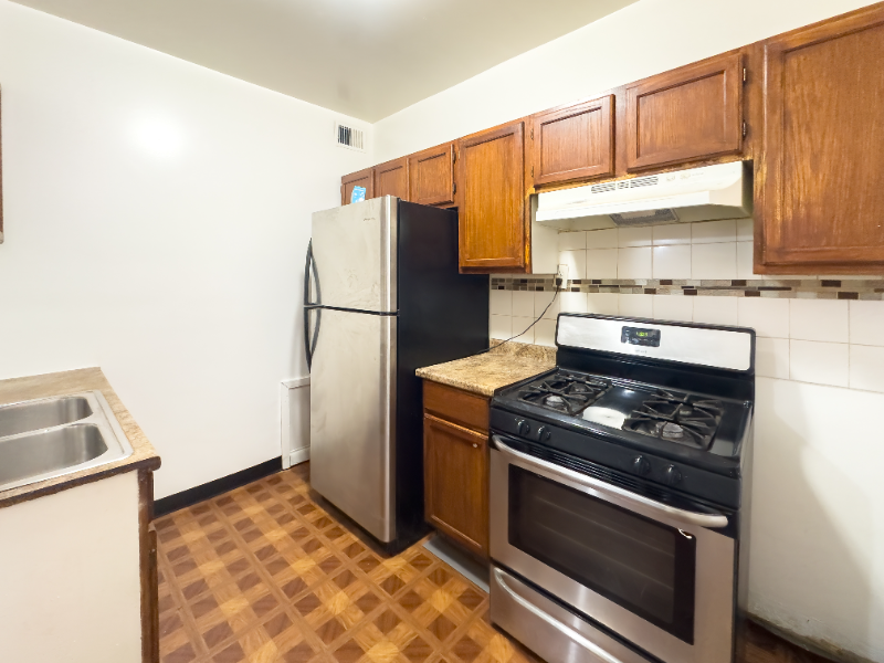 8305 South Ashland Avenue #8305-2 - Photo 5 of 19