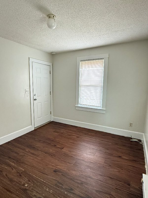 322 Park Street #1W - Photo 4 of 6