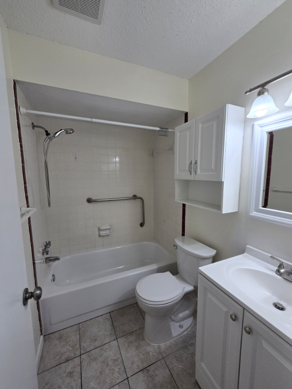 843 Cambridge Ct - Photo 7 of 15