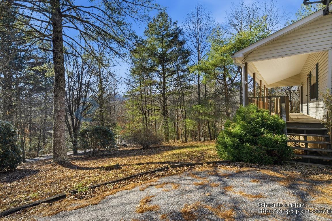 103 Autumn Ln - Photo 2 of 26