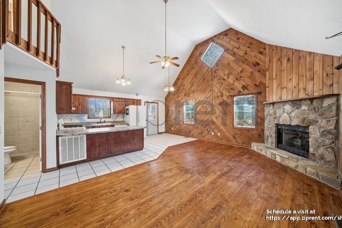 103 Autumn Ln - Photo 4 of 26