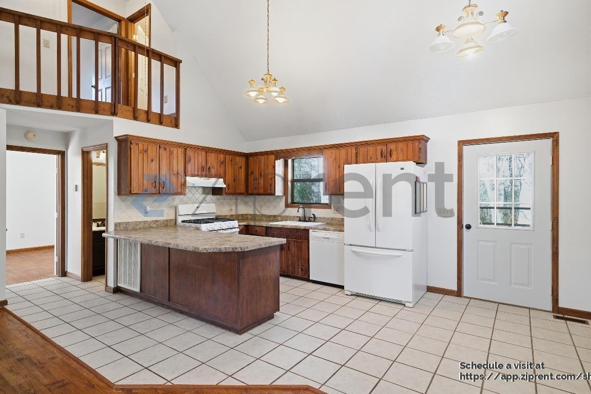 103 Autumn Ln - Photo 7 of 26