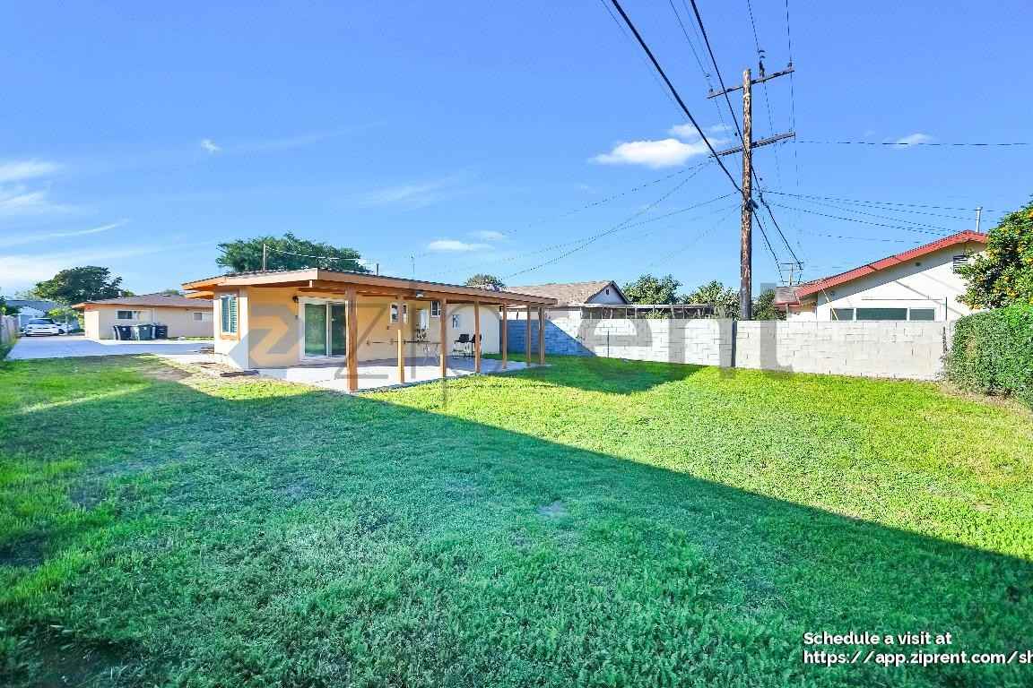 3620 Ellis Lane - Photo 4 of 21