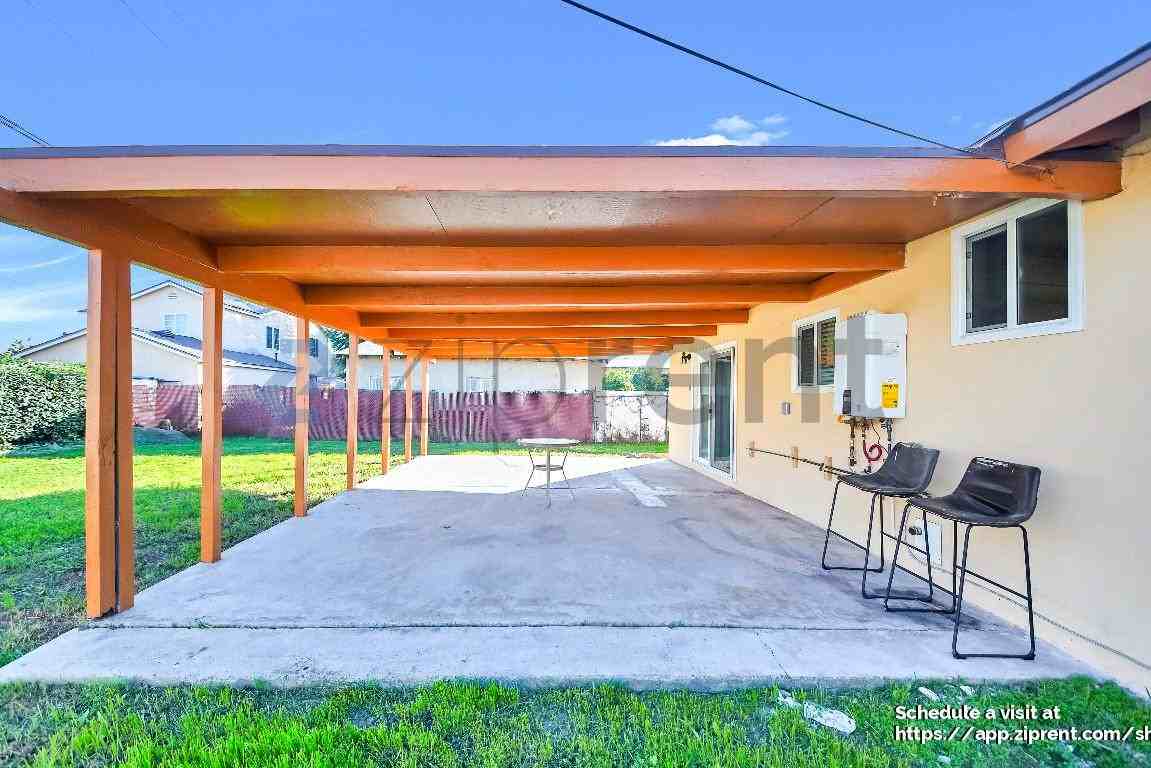 3620 Ellis Lane - Photo 6 of 21