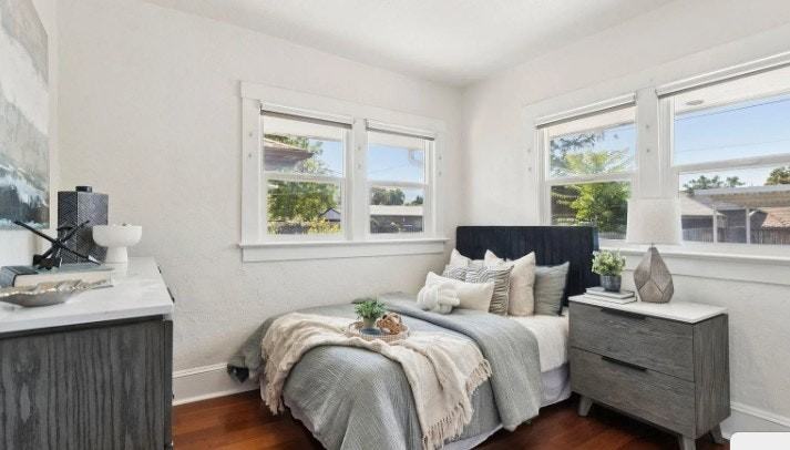 536 Hollywood Avenue - Photo 3 of 13