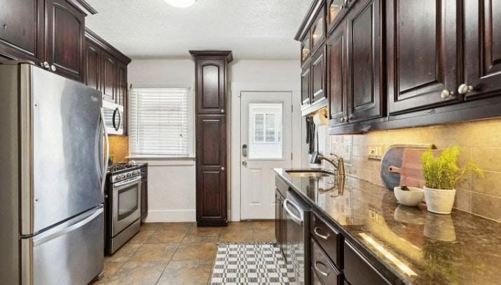 536 Hollywood Avenue - Photo 7 of 13