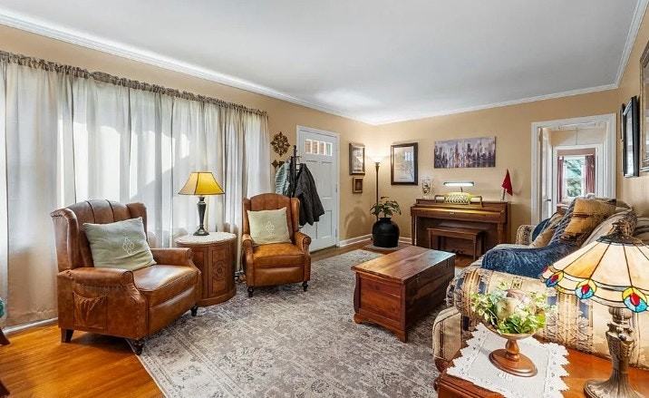 3935 Dexter Drive - Photo 3 of 16