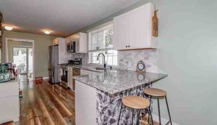 611 Anthony Avenue - Photo 7 of 14