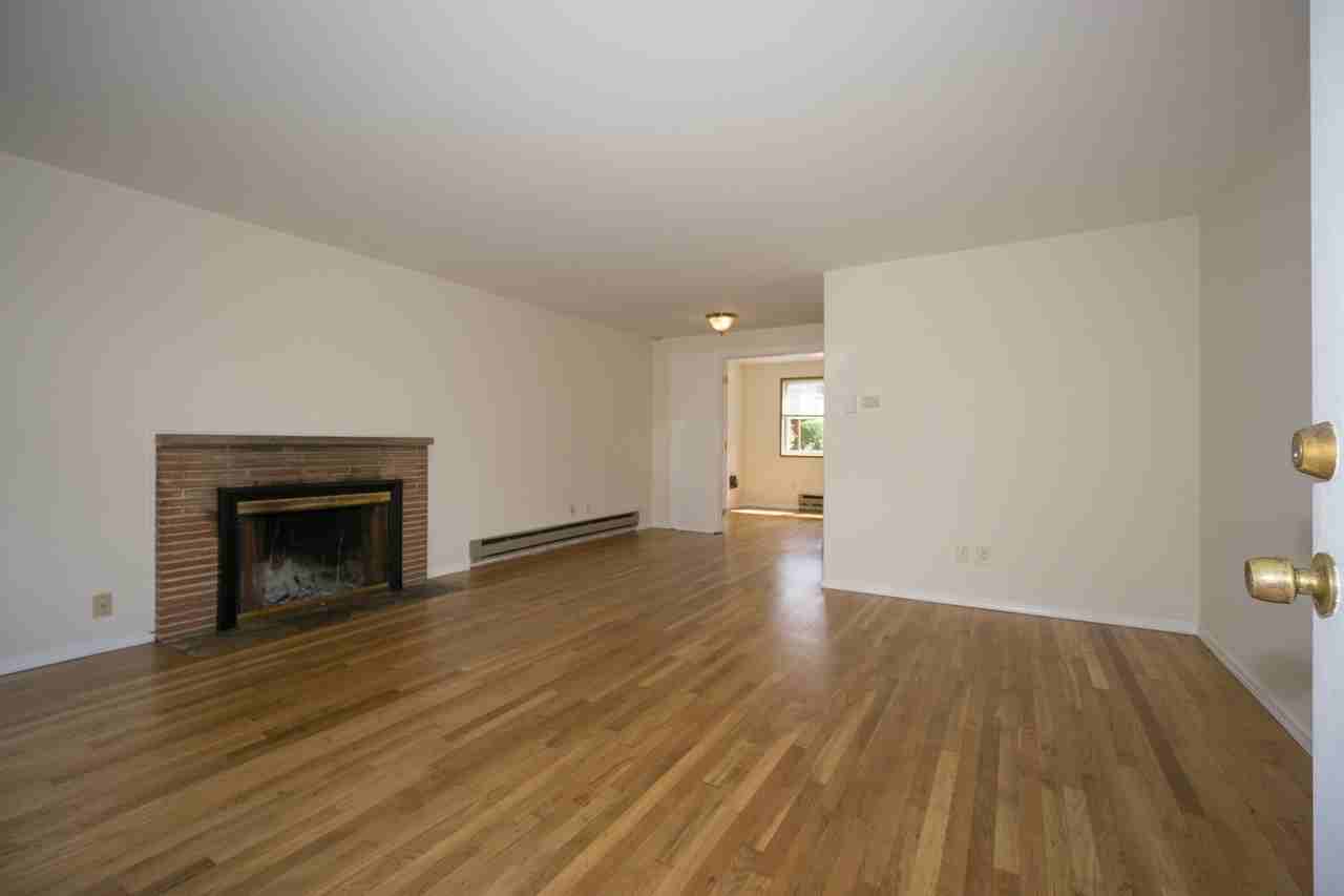 9208 9210 9212 Ashworth Ave N Seattle WA 98103 ACL - Photo 3 of 14