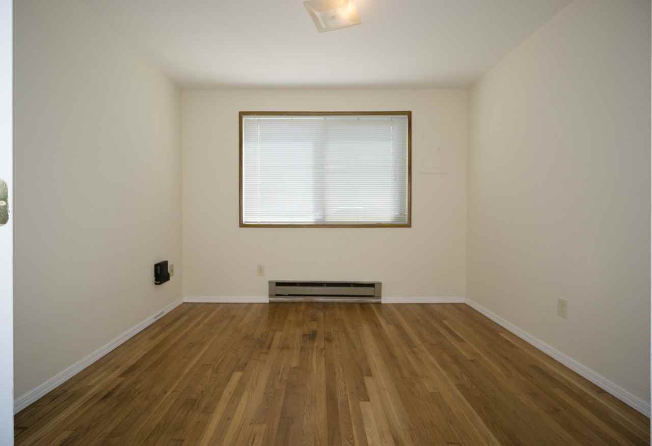 9208 9210 9212 Ashworth Ave N Seattle WA 98103 ACL - Photo 5 of 14