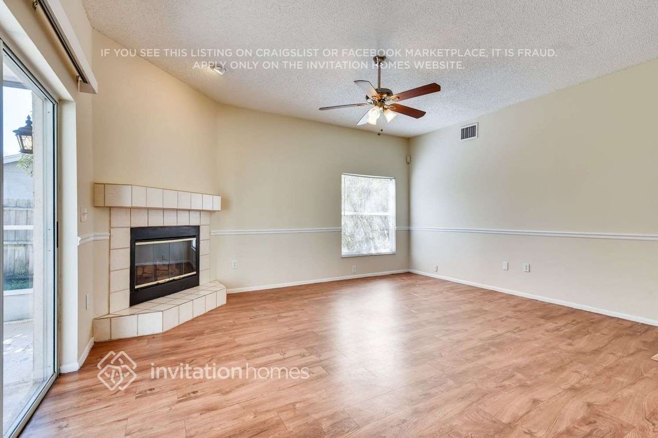 11702 Branch Mooring Drive - Photo 3 of 12