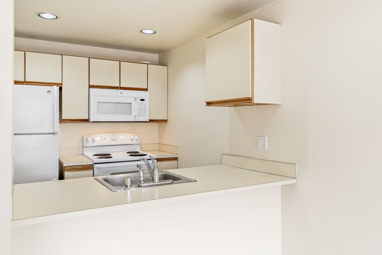 Stone Court - Photo 2 of 41