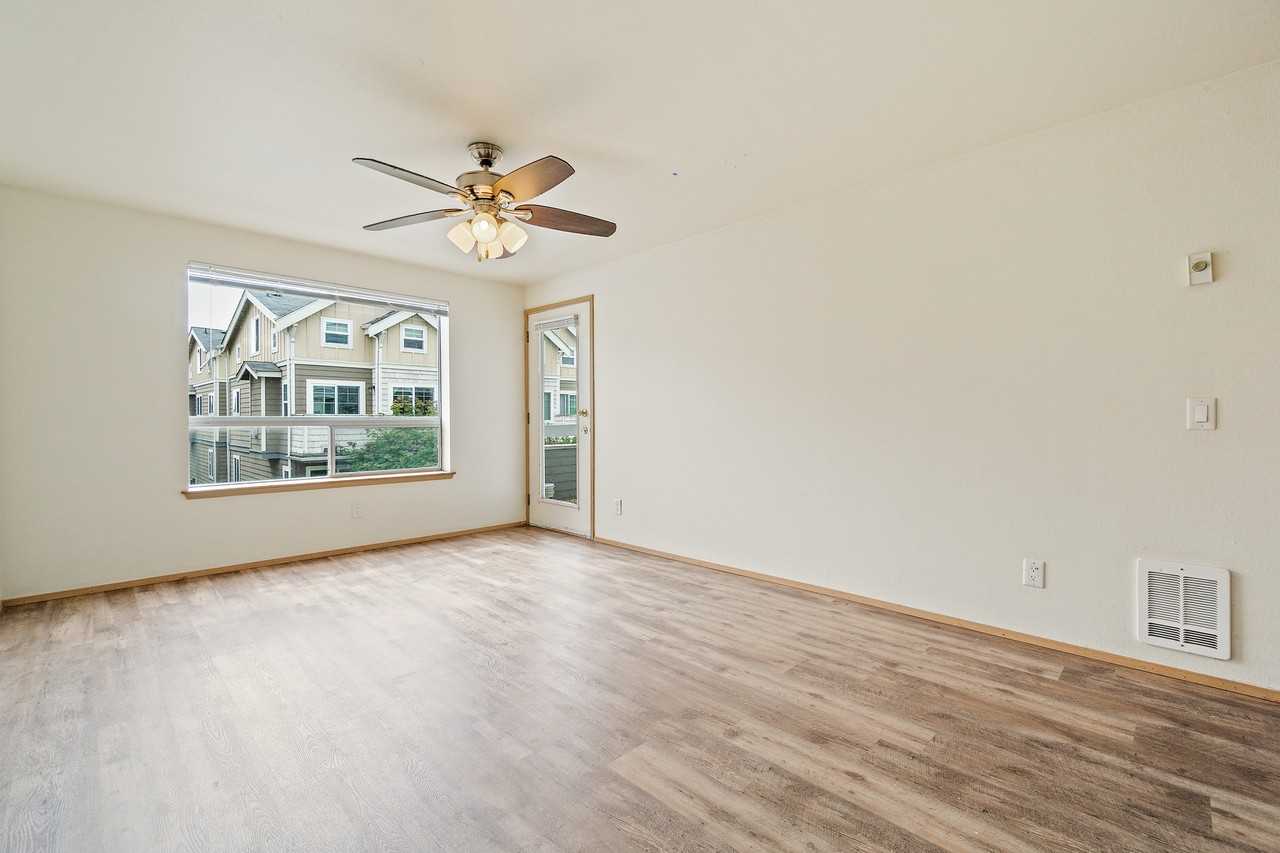 Stone Court - Photo 4 of 41