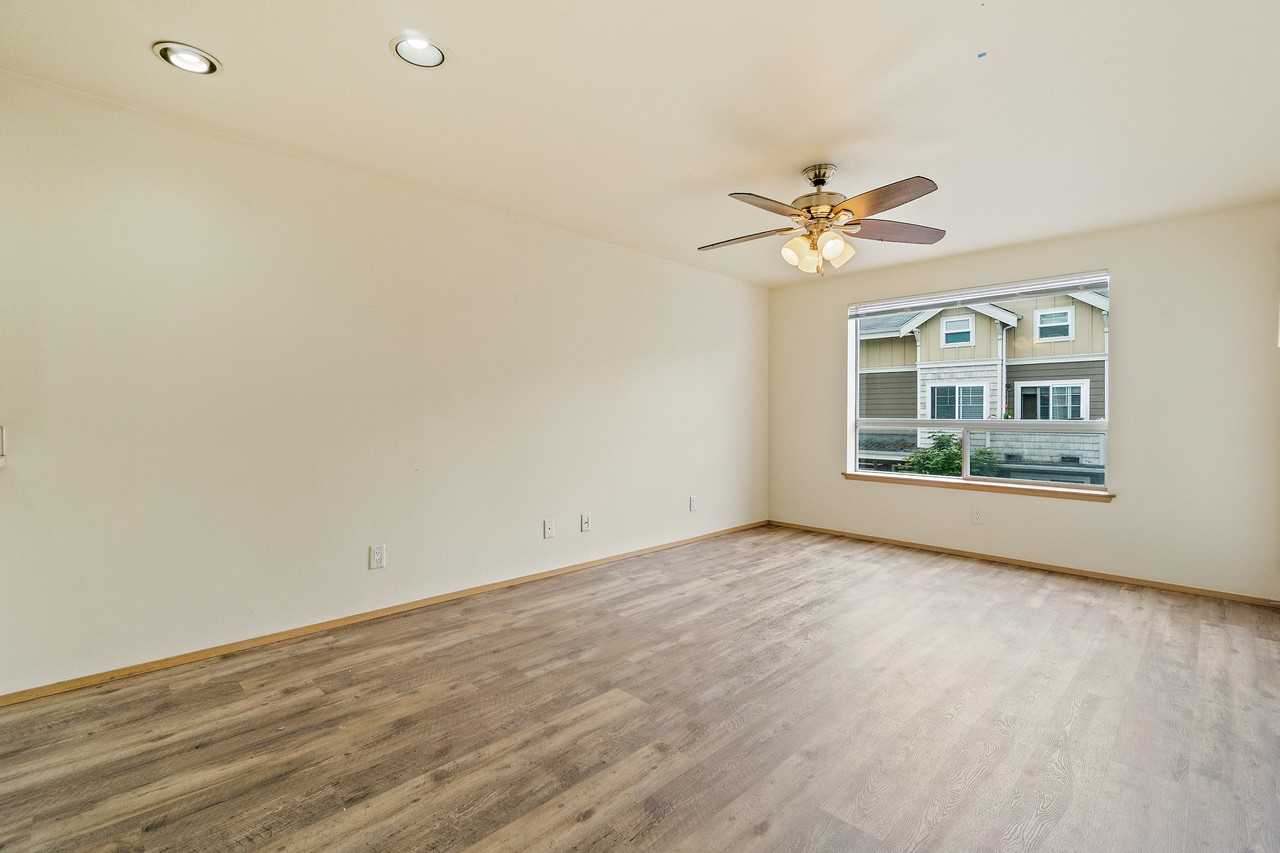 Stone Court - Photo 5 of 41