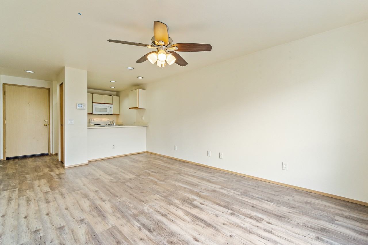 Stone Court - Photo 6 of 41