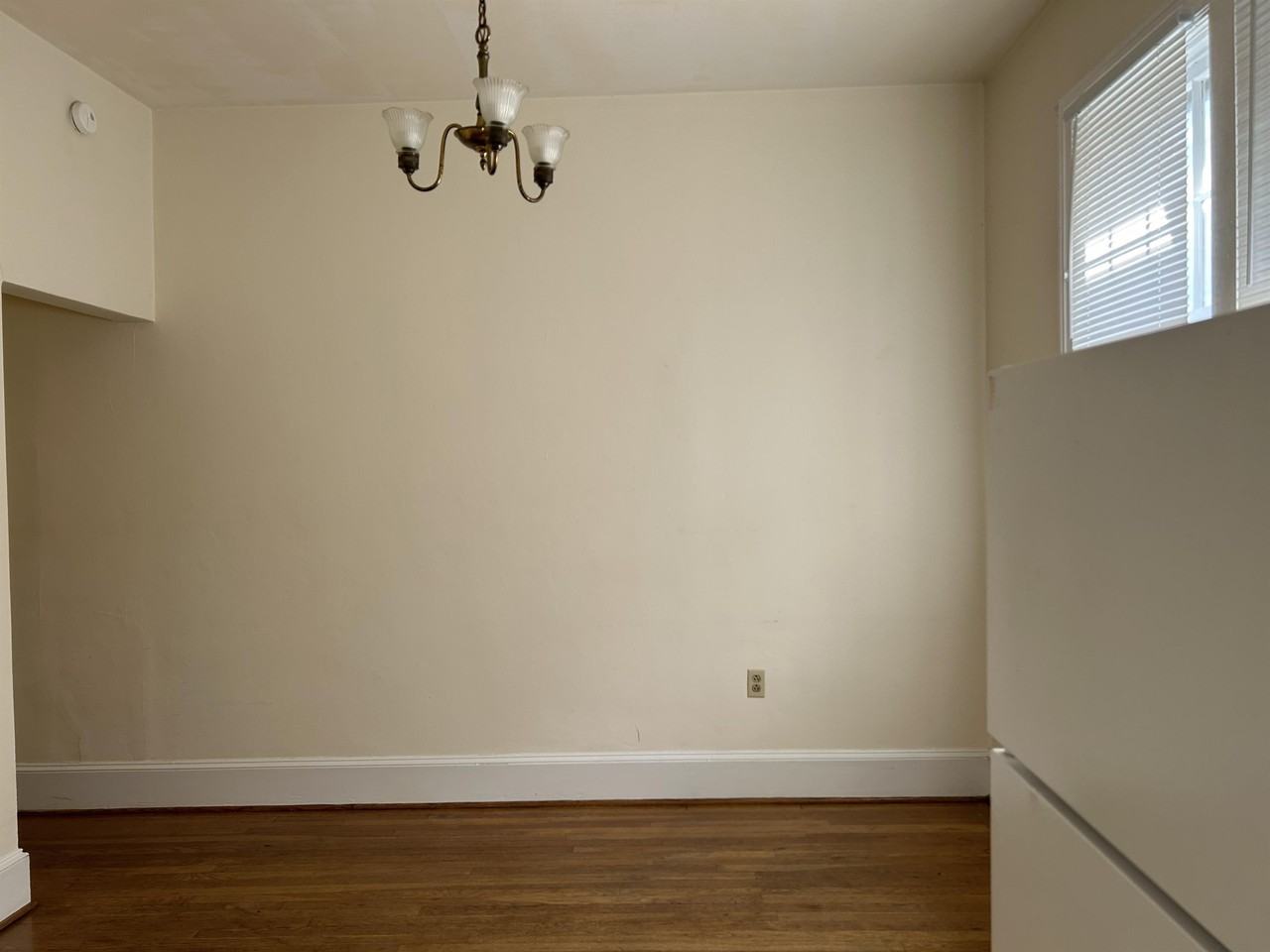 500 South Stewart Street - Photo 3 of 15