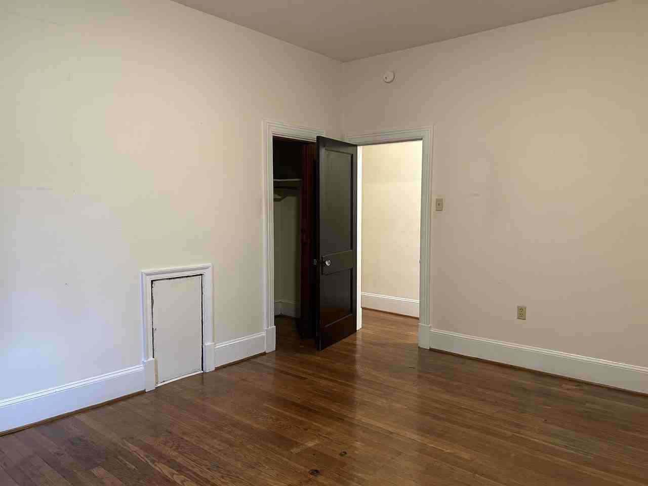 500 South Stewart Street - Photo 6 of 15