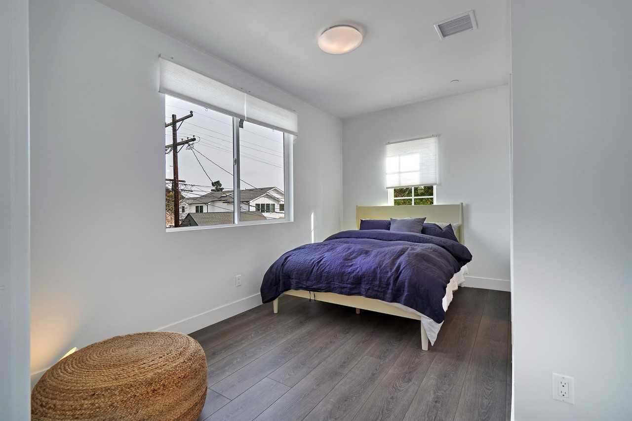 2712 Westwood Boulevard - Photo 3 of 5