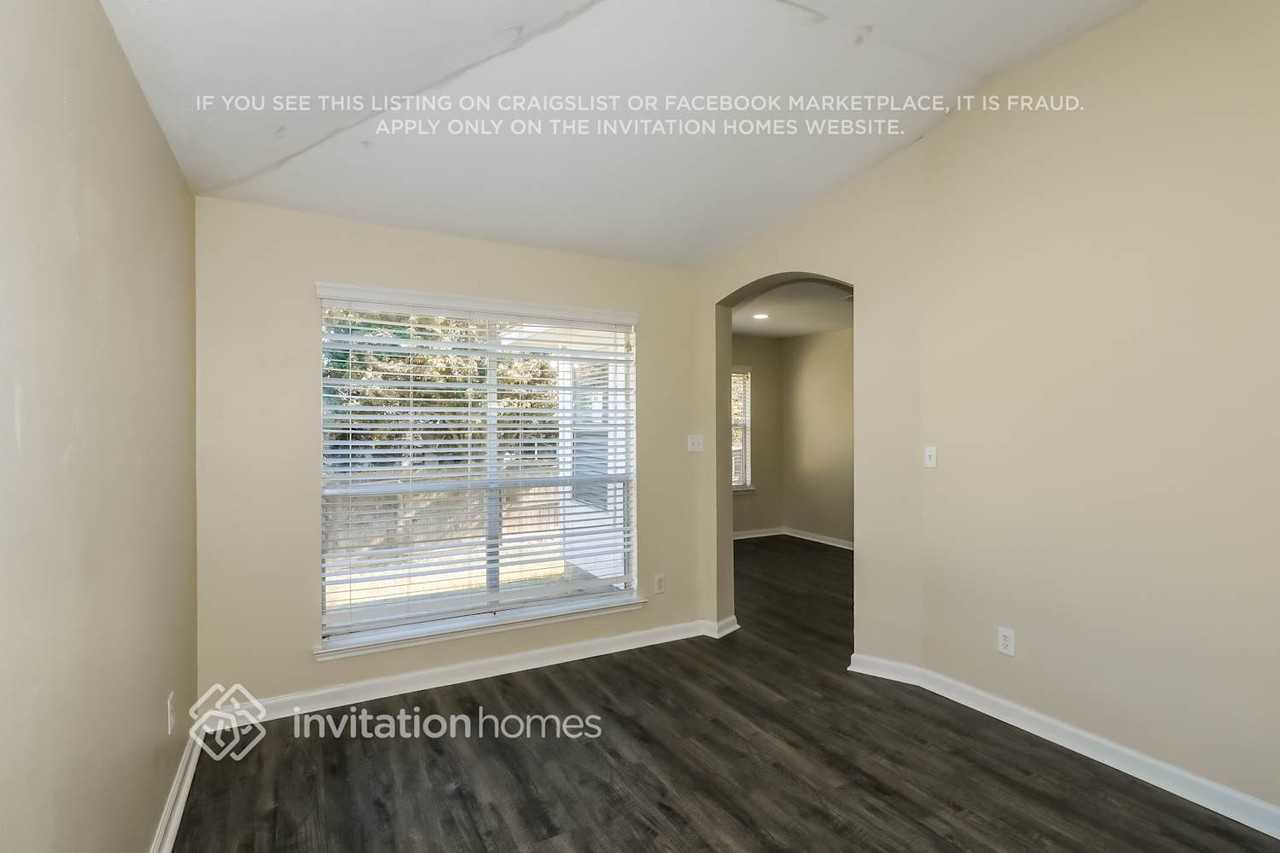 10714 Estelle Circle - Photo 6 of 17