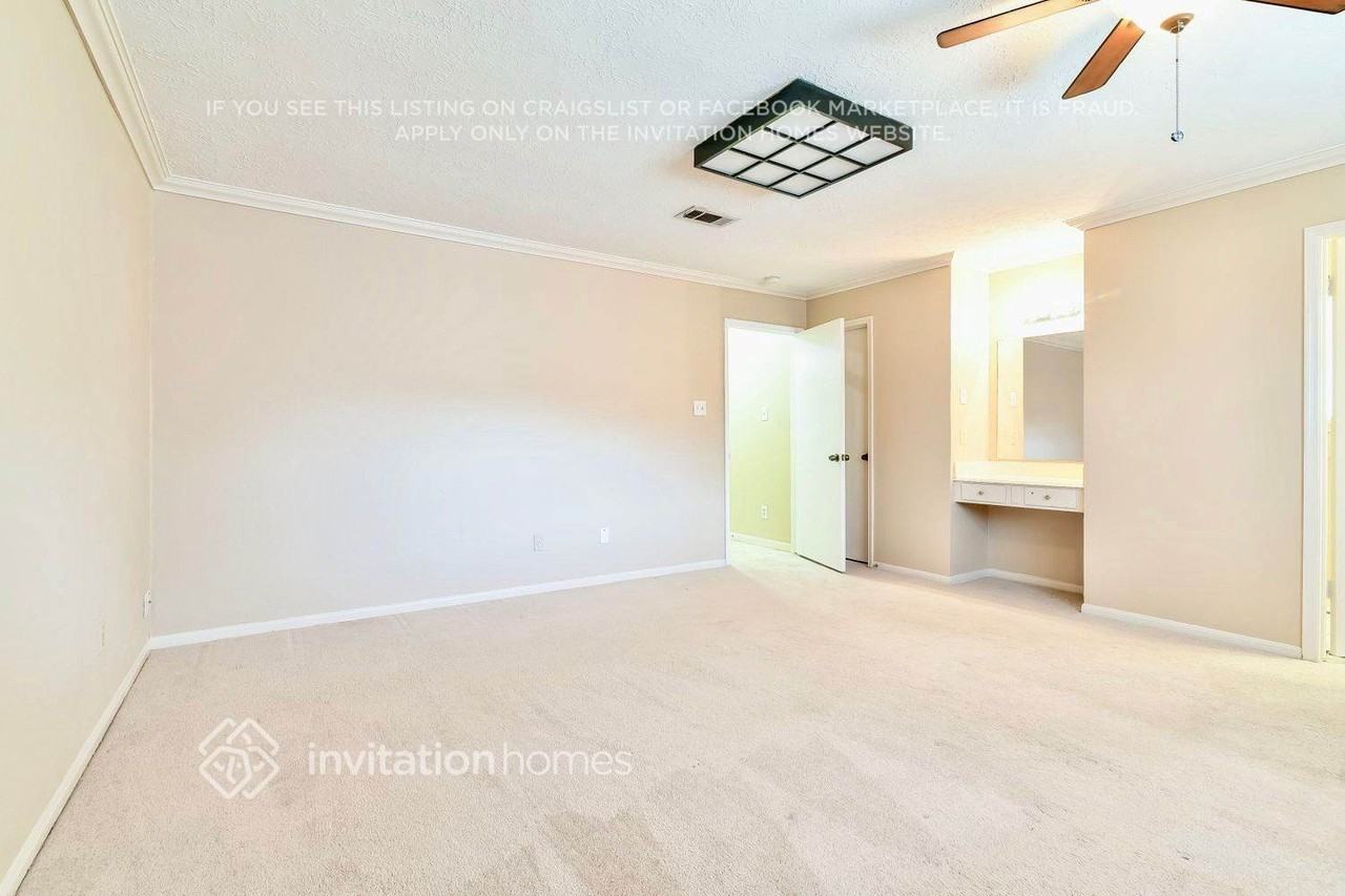 4707 Lost Oak Drive - Photo 5 of 12