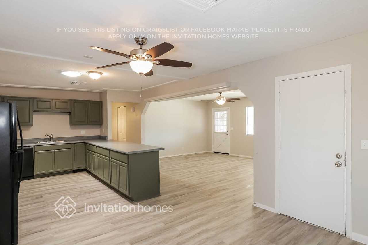 3114 West Charter Oak Road - Photo 7 of 16