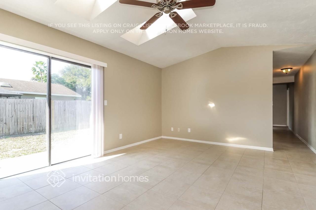 1429 Pennsylvania Ave - Photo 6 of 17