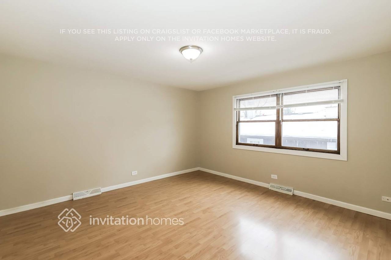 42 Holly Dr - Photo 4 of 18