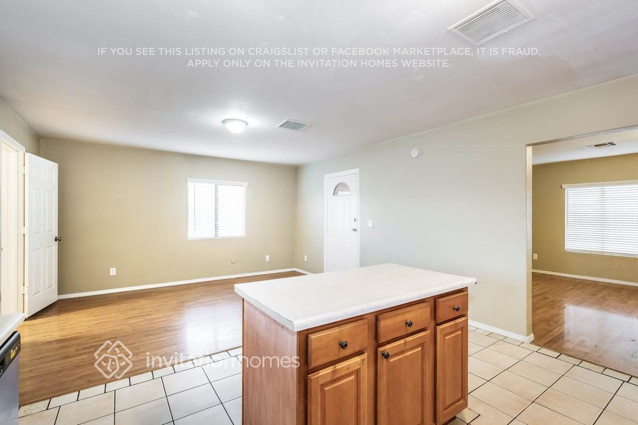 6940 W Catalina Dr - Photo 6 of 17