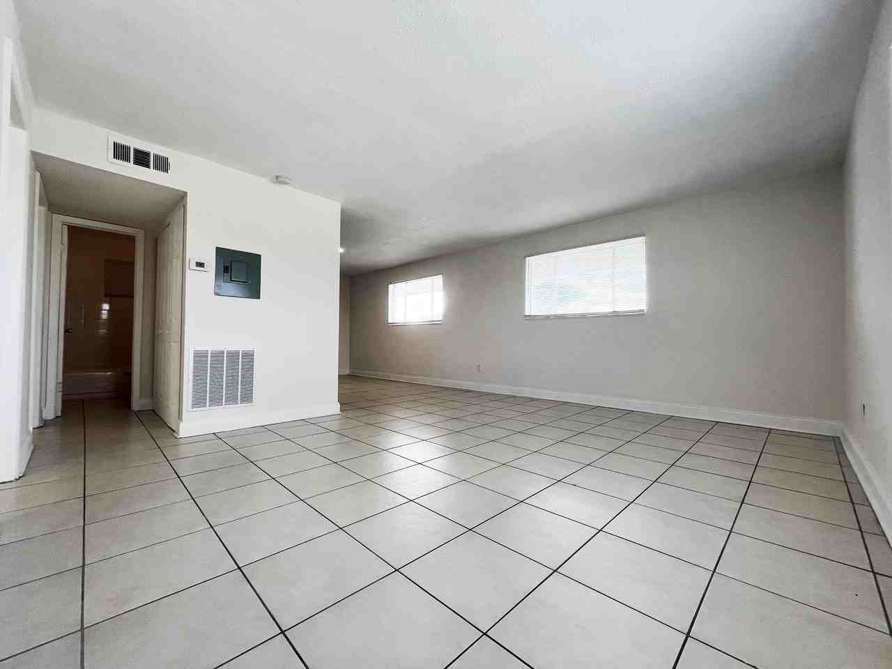 1610 North 25th Street - Photo 3 of 21