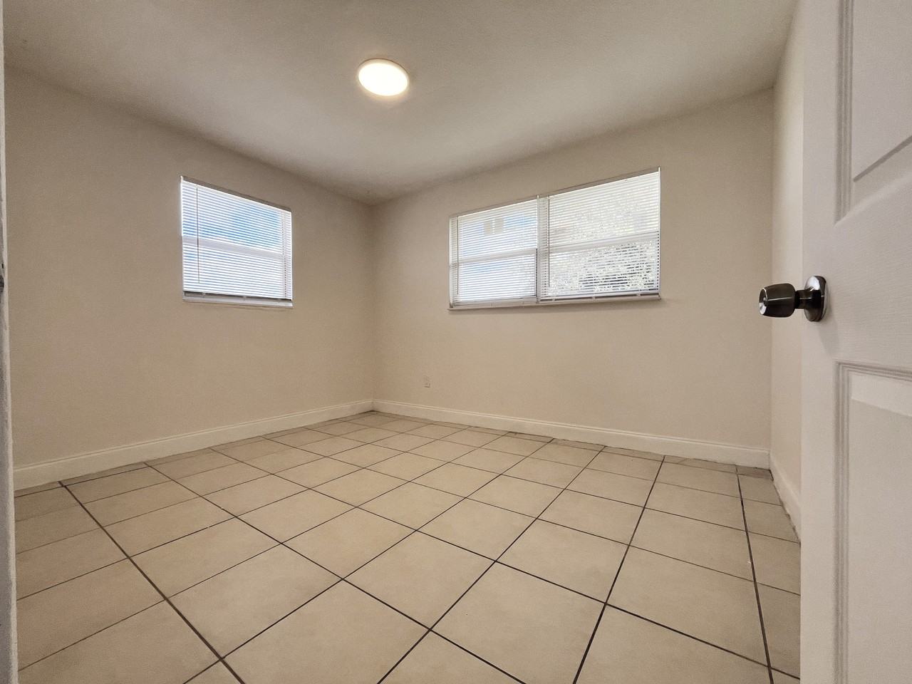 1610 North 25th Street - Photo 4 of 21