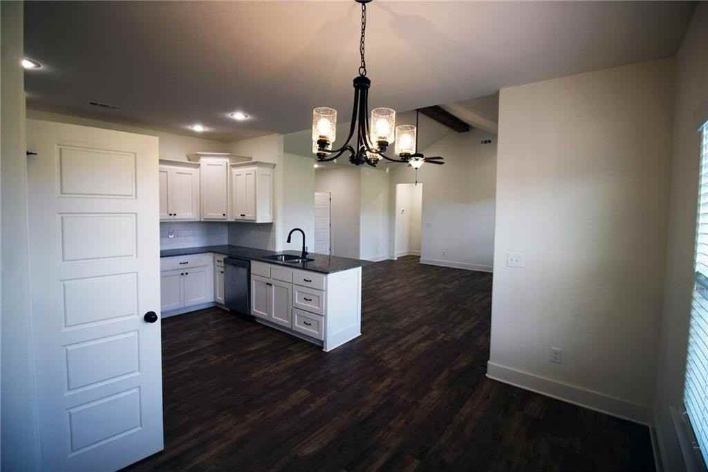 851 Petit Jean Street - Photo 6 of 27