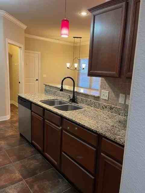 117 Carrington Avenue - Photo 5 of 25