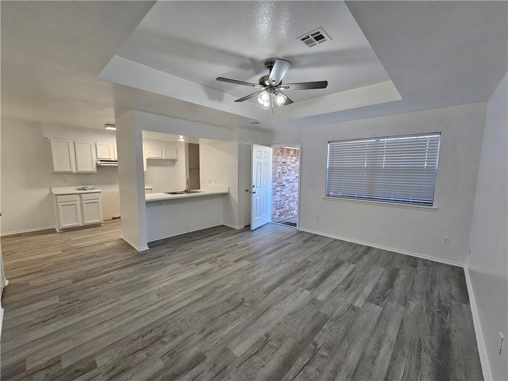 2324 West Roselawn Street - Photo 4 of 17