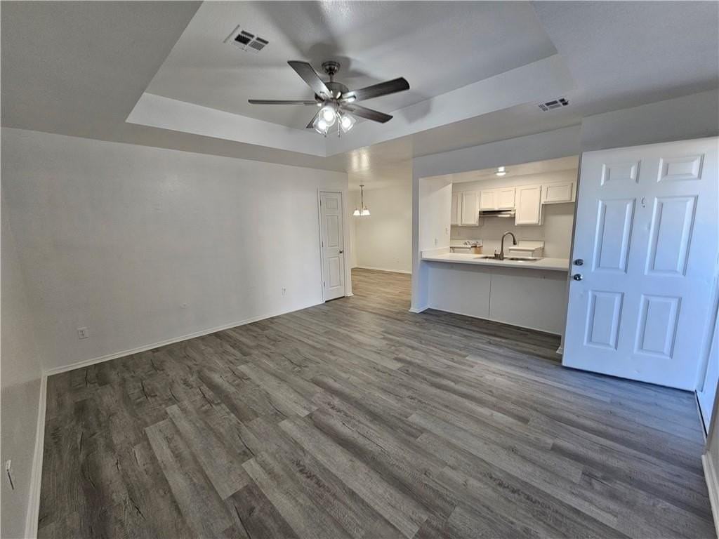 2324 West Roselawn Street - Photo 5 of 17