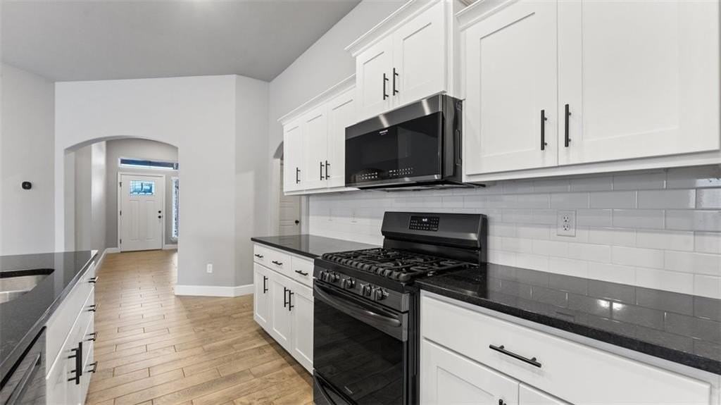 5902 Northwest Hoover Street - Photo 7 of 17